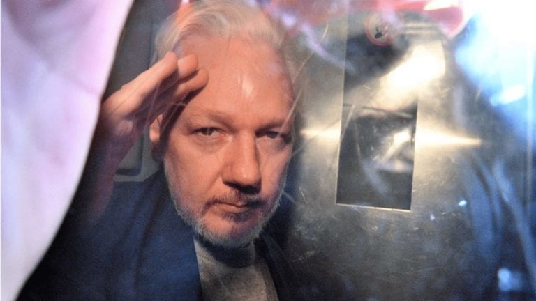 ‘Telling the Truth Becomes a Crime’: UK & International Pundits Blast Assange Imprisonment